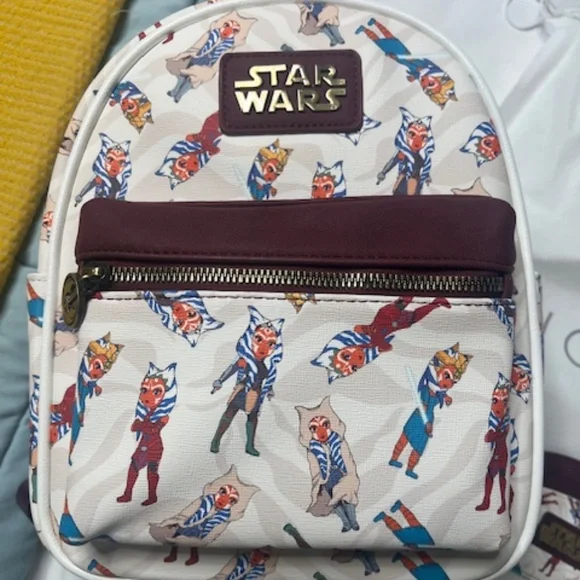 Bioworld Ashoka Mini Backpack & Card wallet - Picture 5 of 10